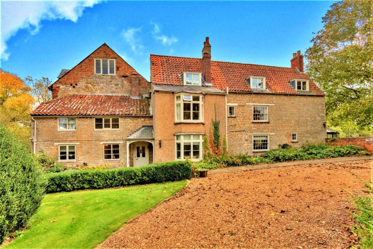 Finest Retreats - Islip Mill House - Beautiful Riverside Holiday home *