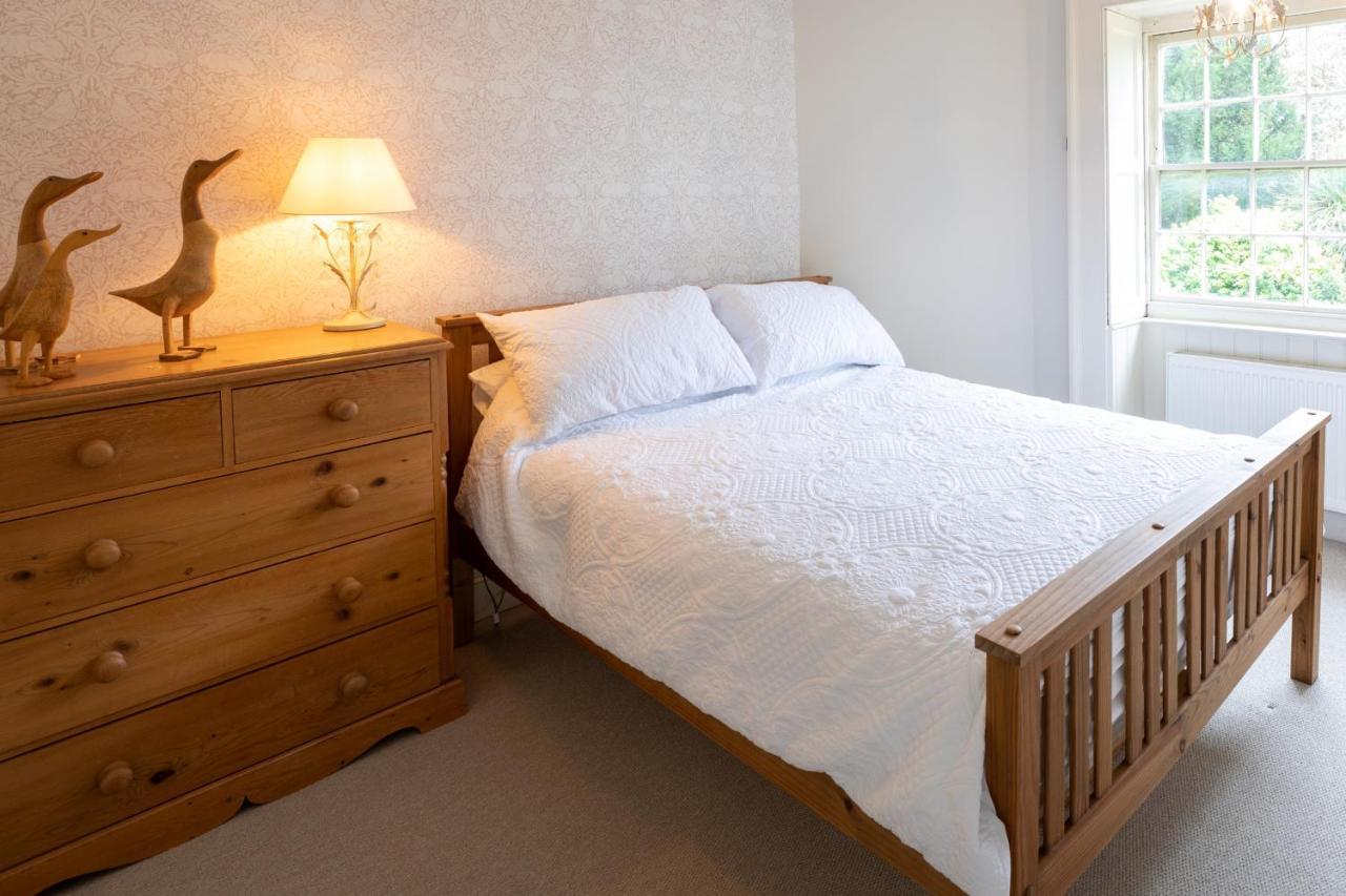 Finest Retreats - Islip Mill House - Beautiful Riverside Holiday home