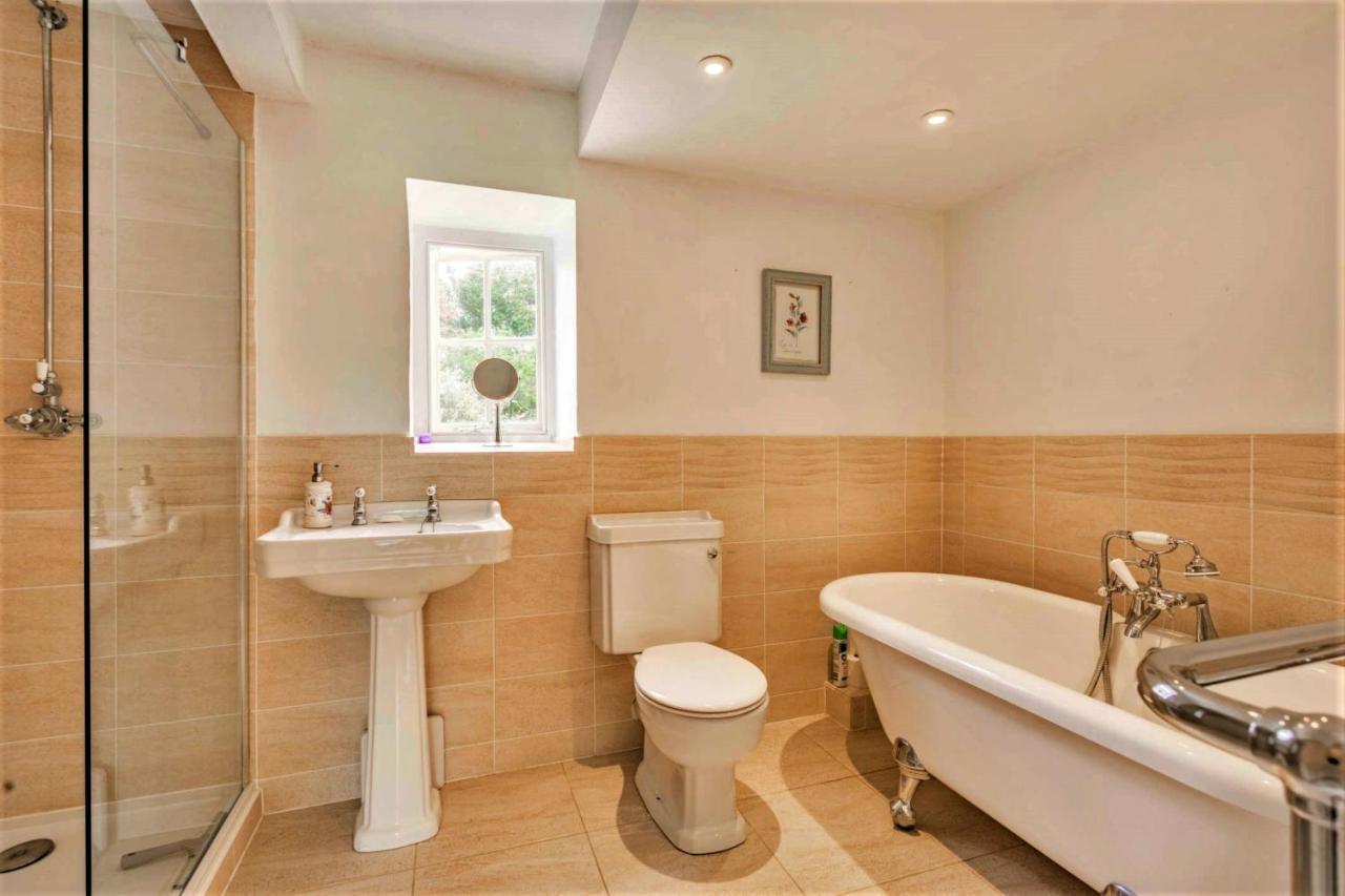 Finest Retreats - Islip Mill House - Beautiful Riverside