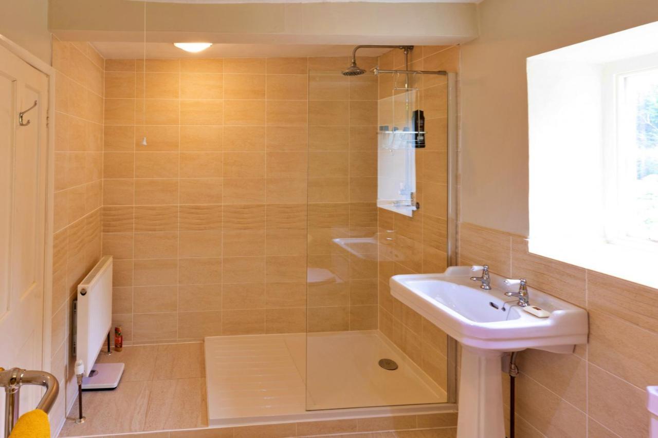 Finest Retreats - Islip Mill House - Beautiful Riverside Holiday home *